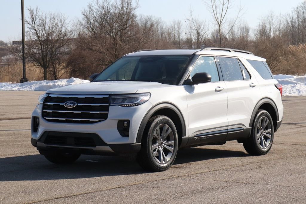 New 2026 Ford Explorer Active w/ Active Comfort Package image 4