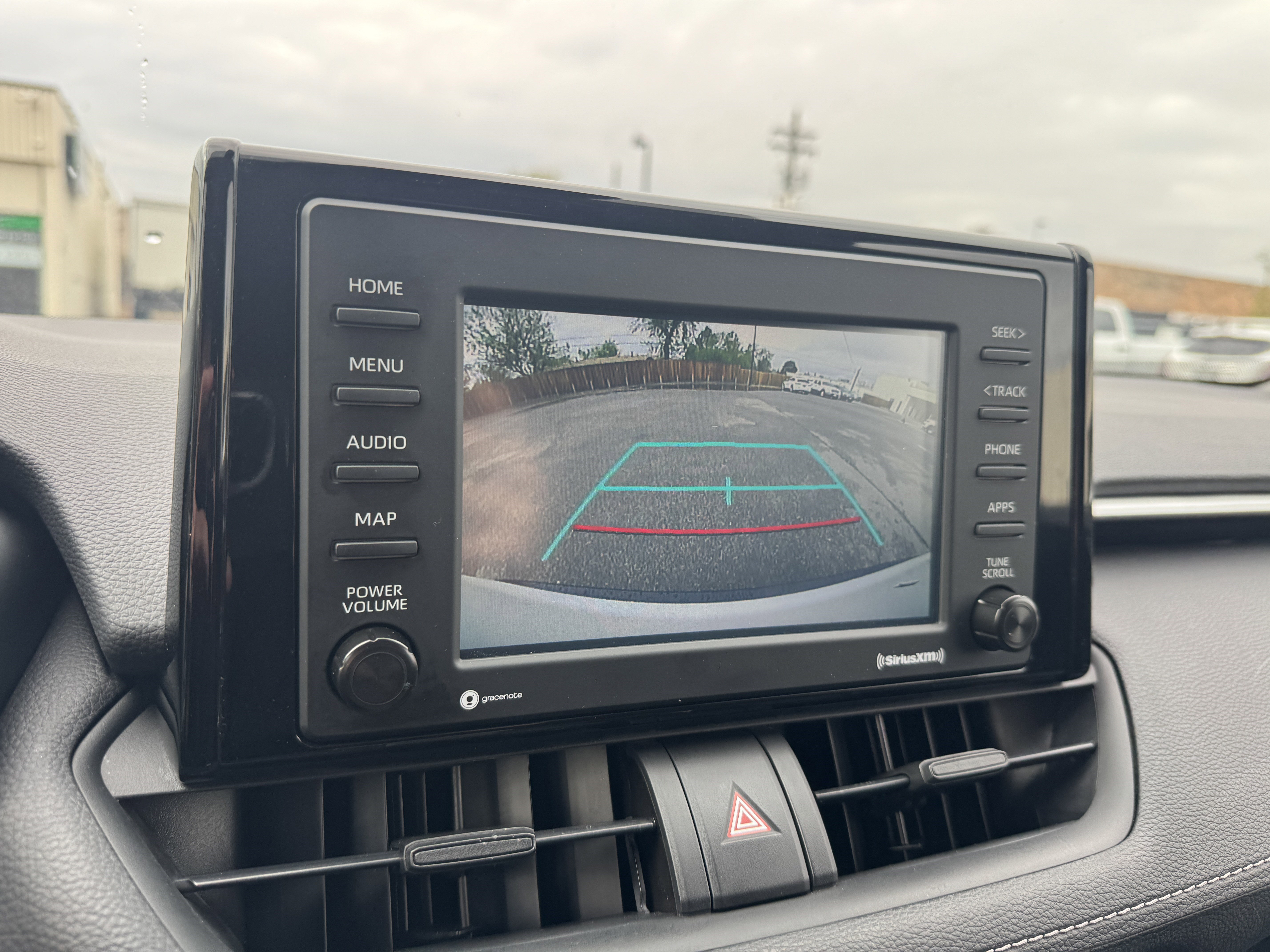 Used 2021 Toyota RAV4 LE AWD/4WD image 25
