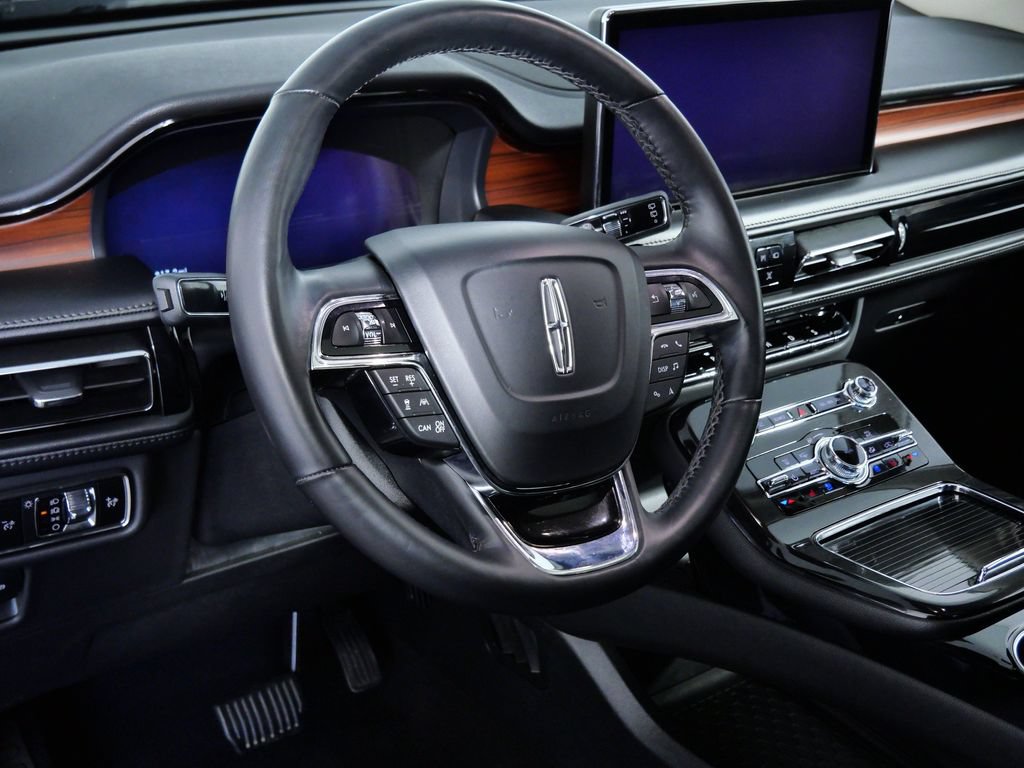 Used 2023 Lincoln Nautilus Reserve w/ Equipment Group 201A AWD/4WD image 18