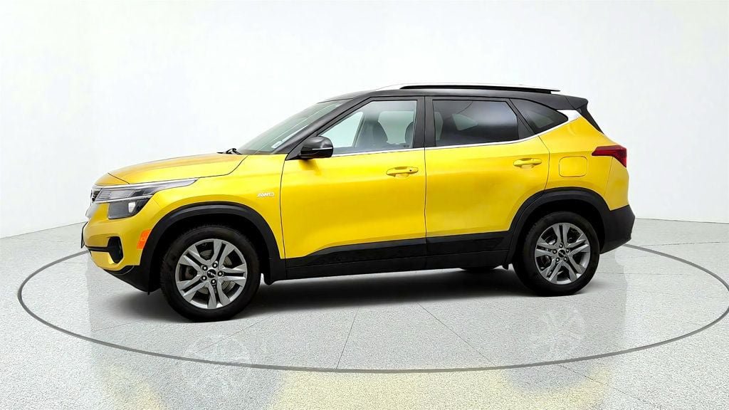Used 2023 Kia Seltos S w/ Navigation Package AWD/4WD image 8