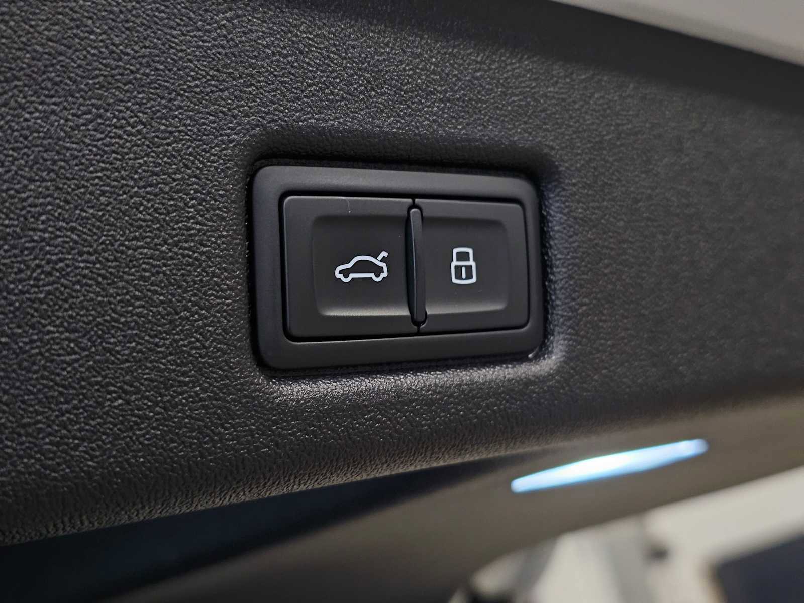 Certified 2025 Audi Q5 Premium image 17