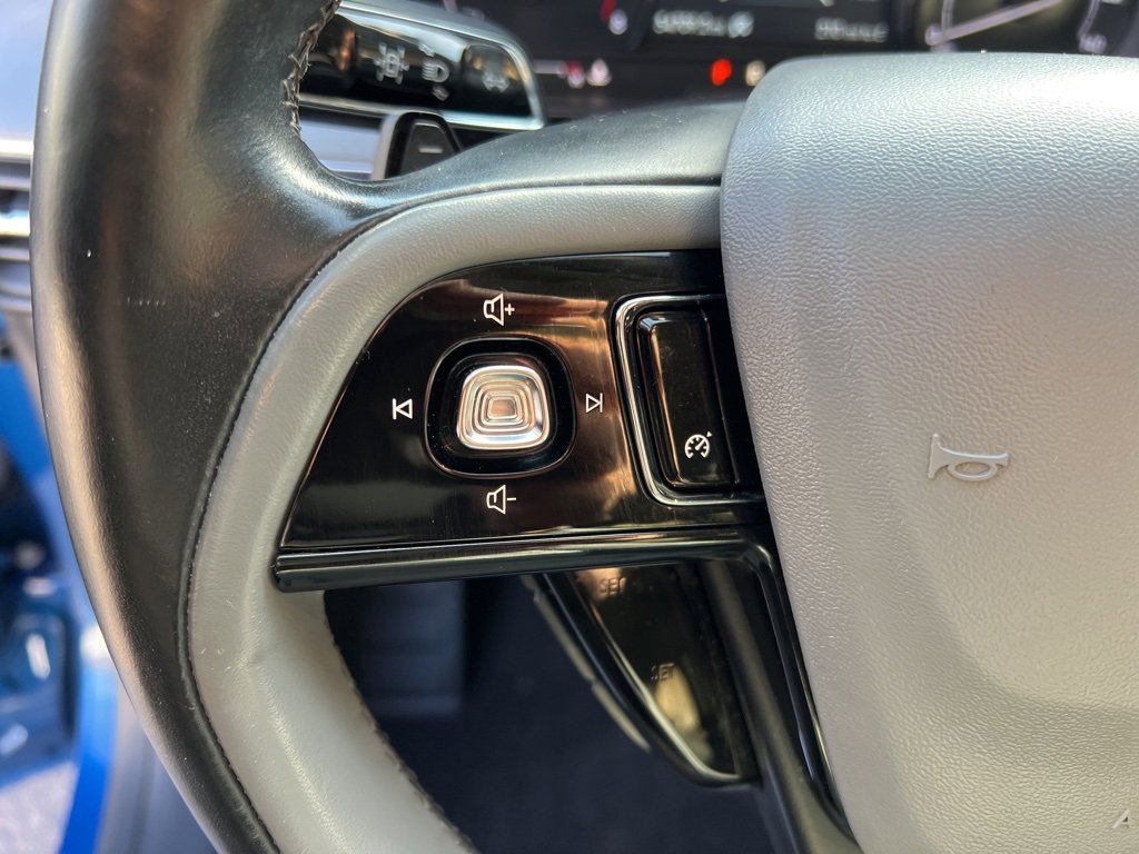 Used 2020 Lincoln Corsair Standard w/ Premium Package image 16