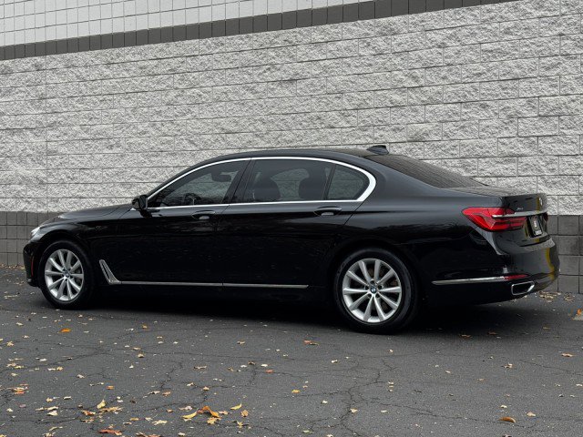 Used 2018 BMW 740i xDrive image 2