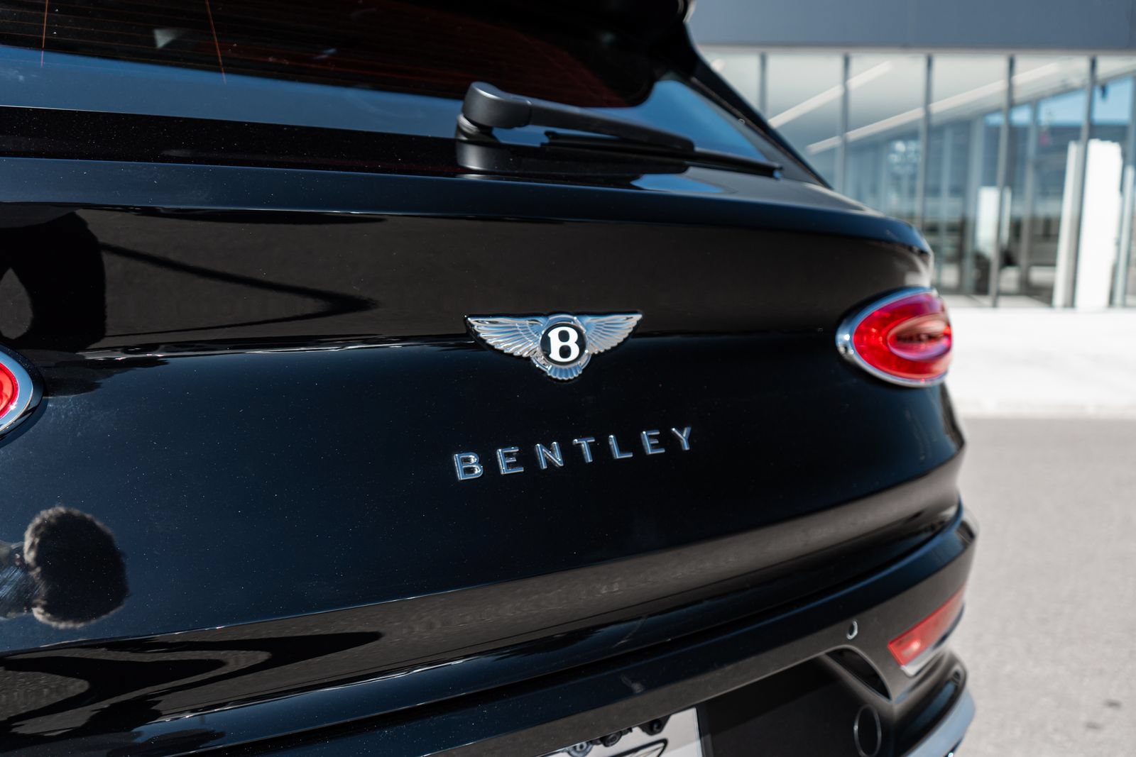Certified 2024 Bentley Bentayga Extended Wheelbase AWD/4WD image 10