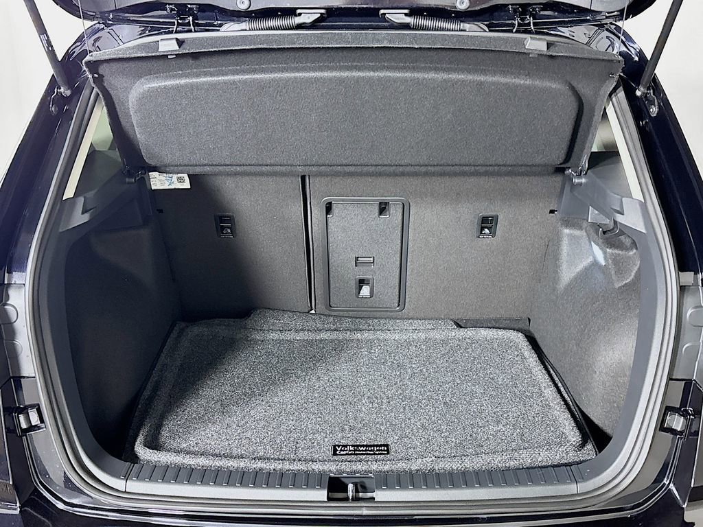 New 2025 Volkswagen Taos SE image 21