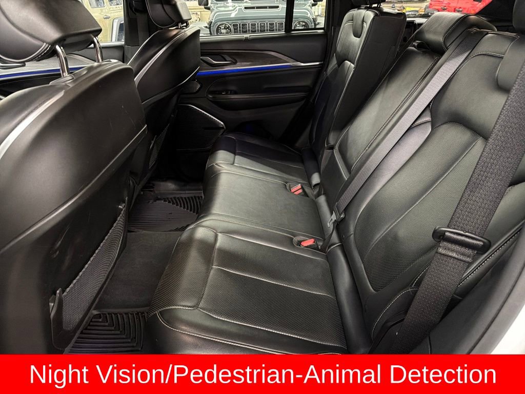 Used 2023 Jeep Grand Cherokee Overland w/ Advanced Protech Group III image 29