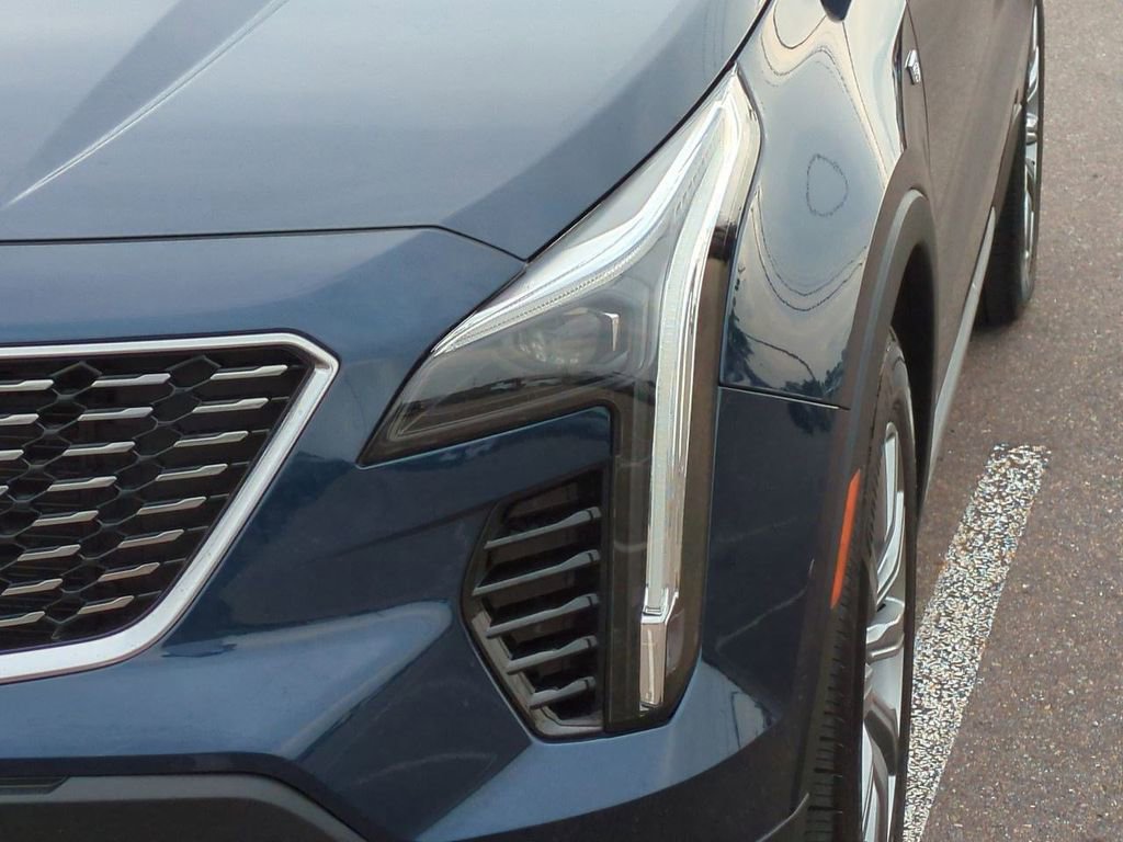 Used 2021 Cadillac XT4 Premium Luxury w/ Technology Package image 12