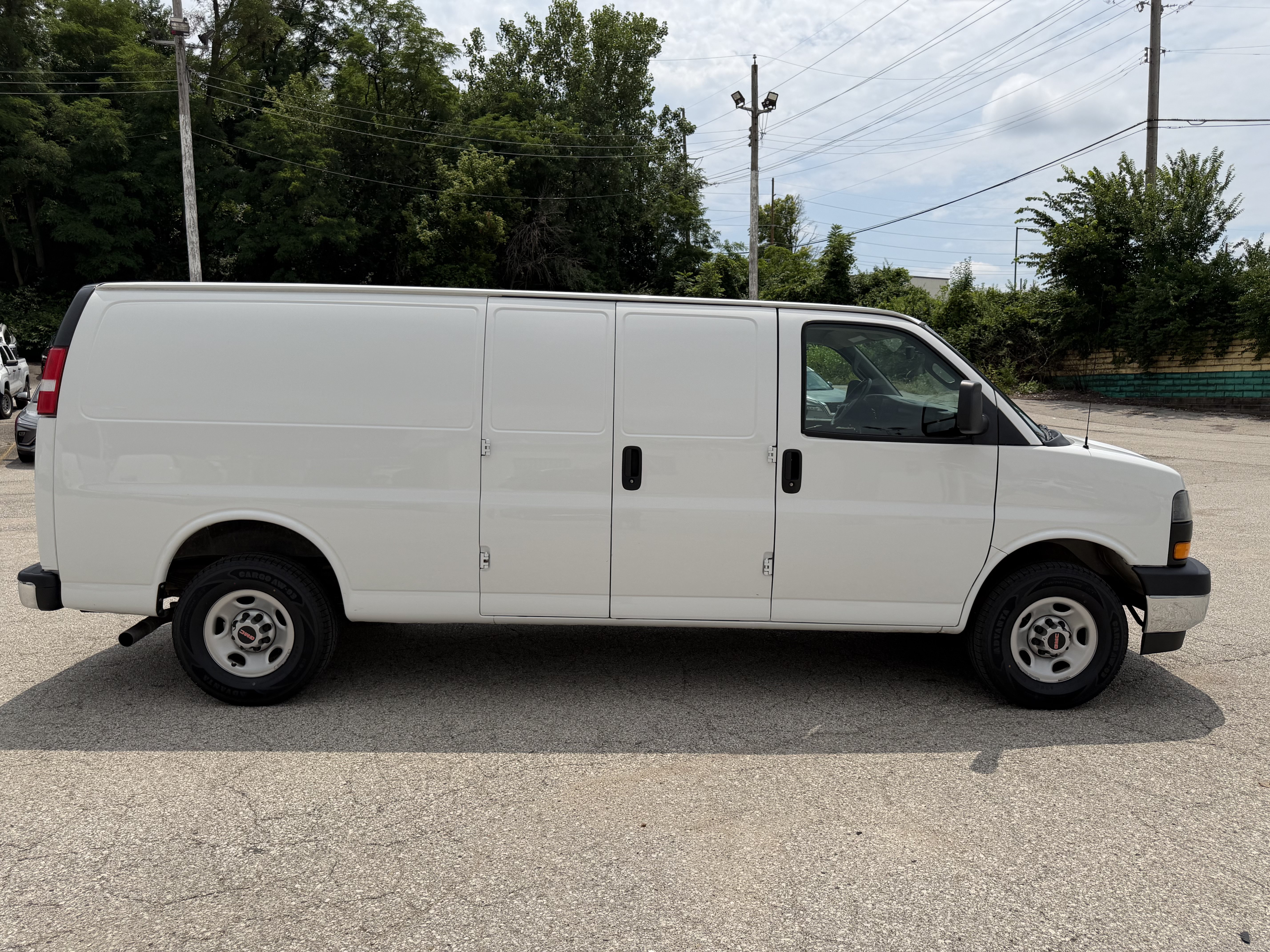 Used 2022 GMC Savana 3500 Extended w/ Driver Convenience Package RWD image 8