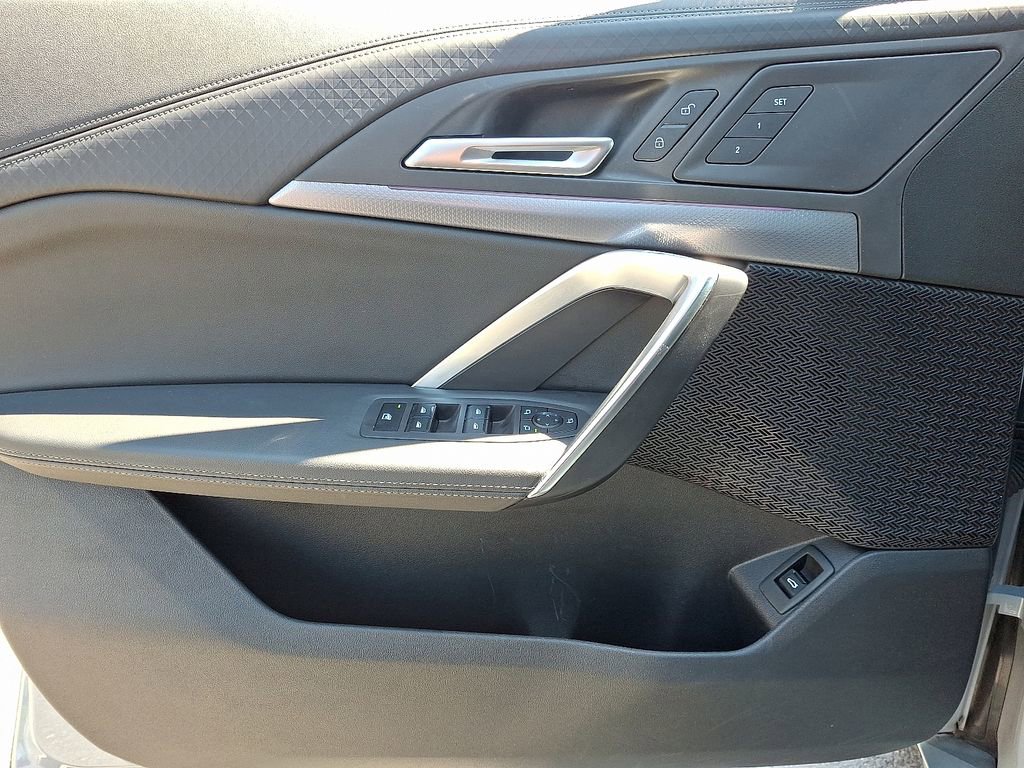 Used 2025 BMW X2 xDrive28i image 12