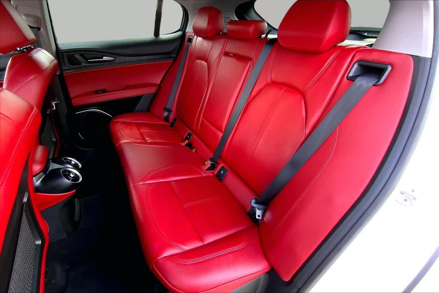 Used 2020 Alfa Romeo Stelvio RWD image 21