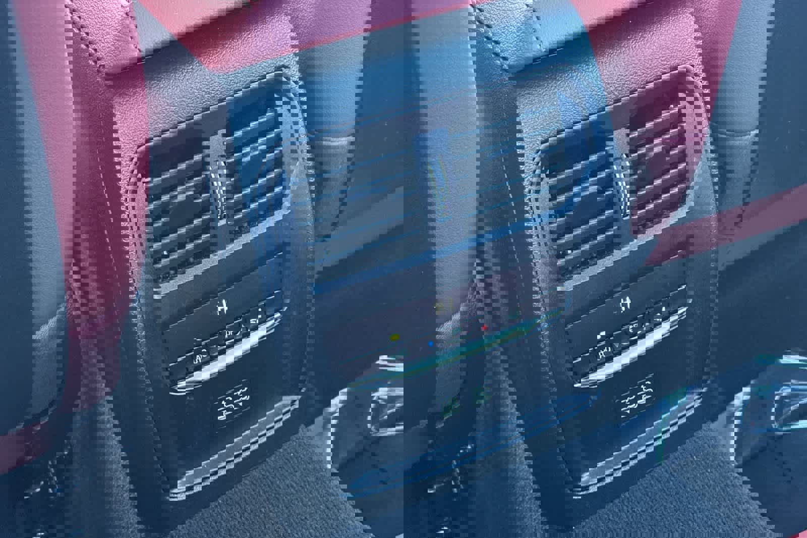 Used 2025 BMW 330i Sedan image 14