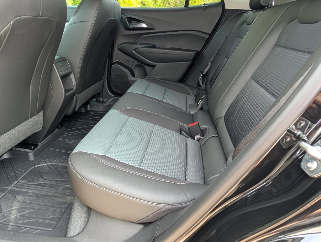 New 2026 Chevrolet Trax LT w/ Driver Confidence Package FWD image 7
