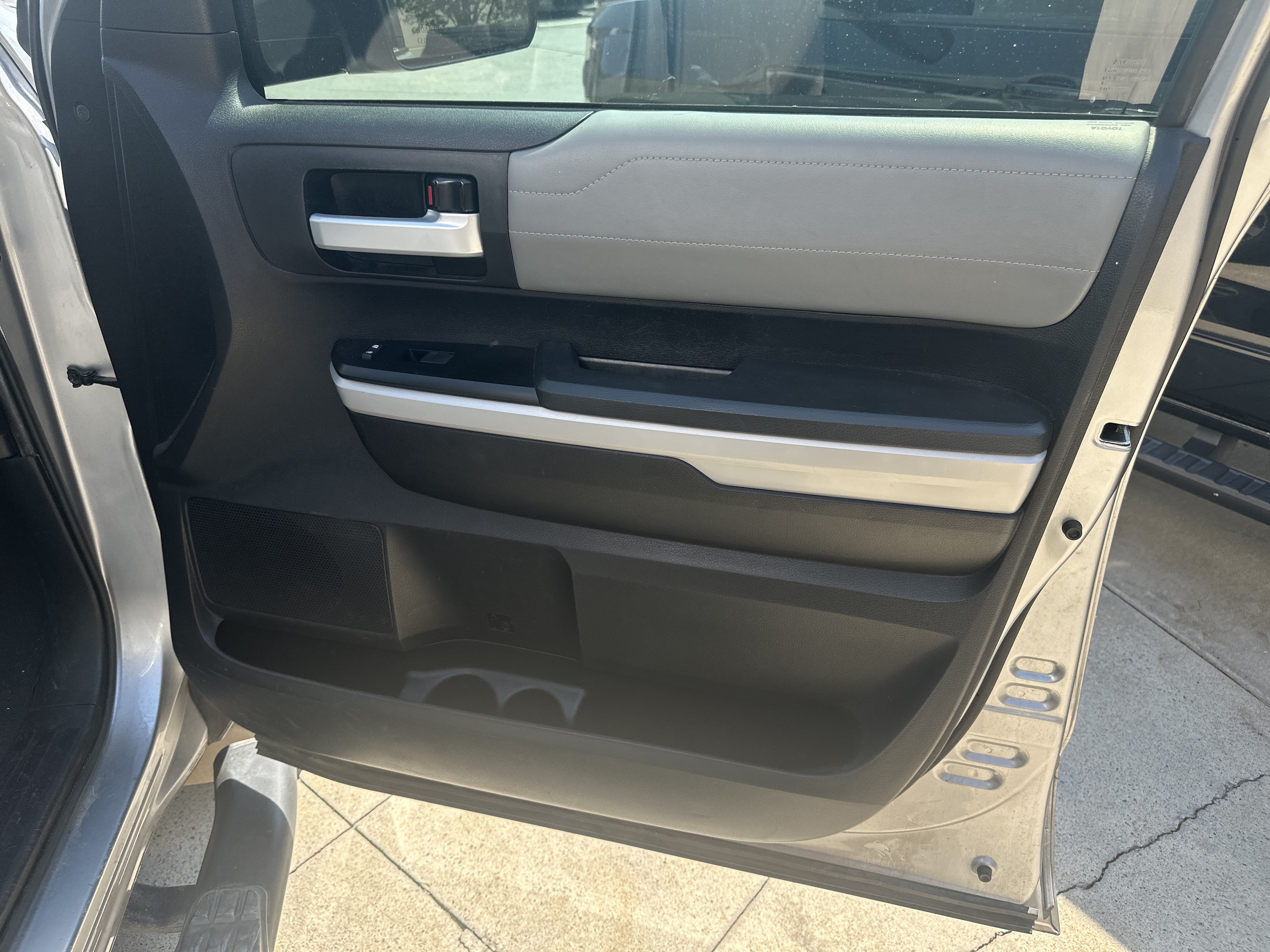 Used 2021 Toyota Tundra Limited AWD/4WD image 27