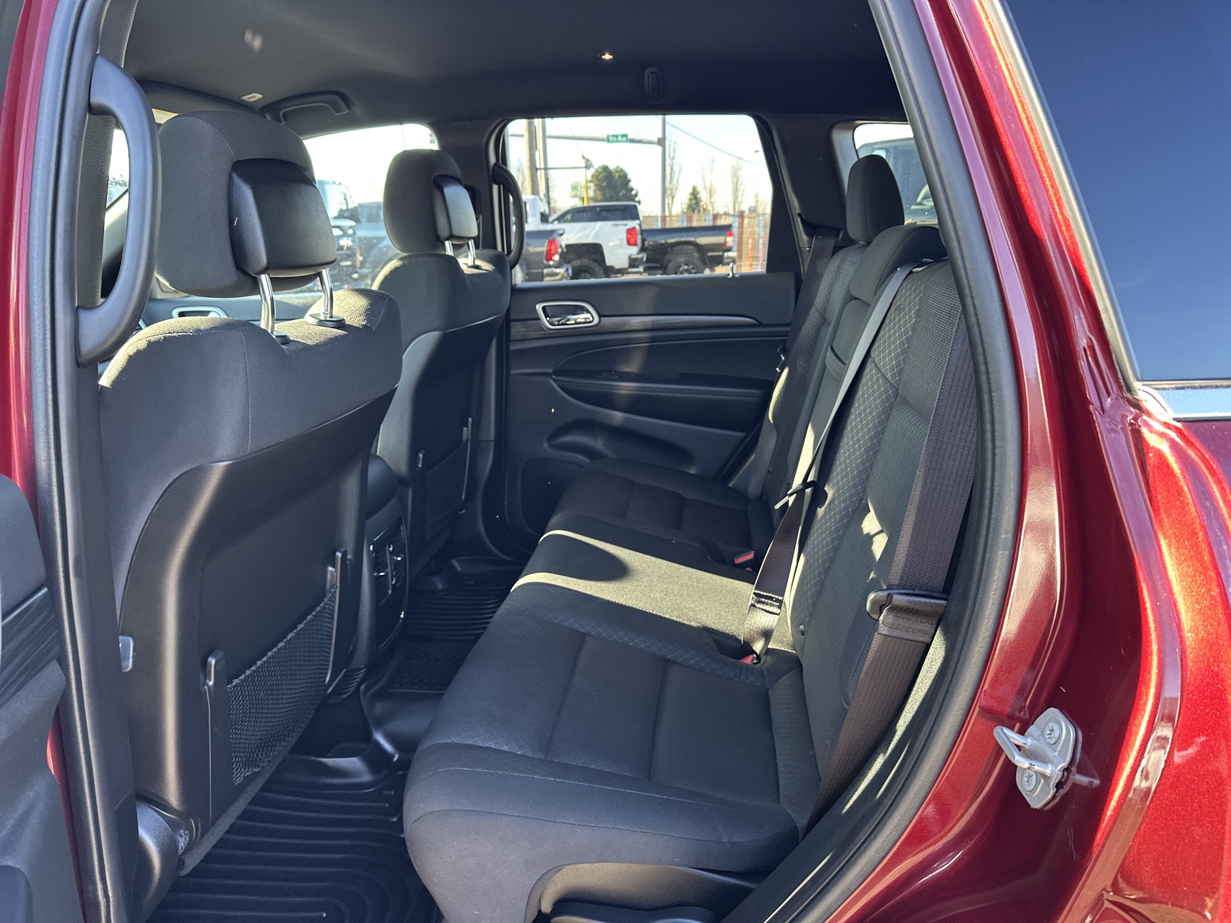 Used 2020 Jeep Grand Cherokee Laredo AWD/4WD image 11