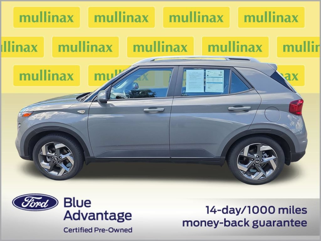 Used 2023 Hyundai Venue SEL FWD image 12