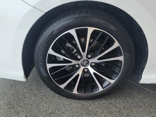 Used 2020 Toyota Camry SE image 6
