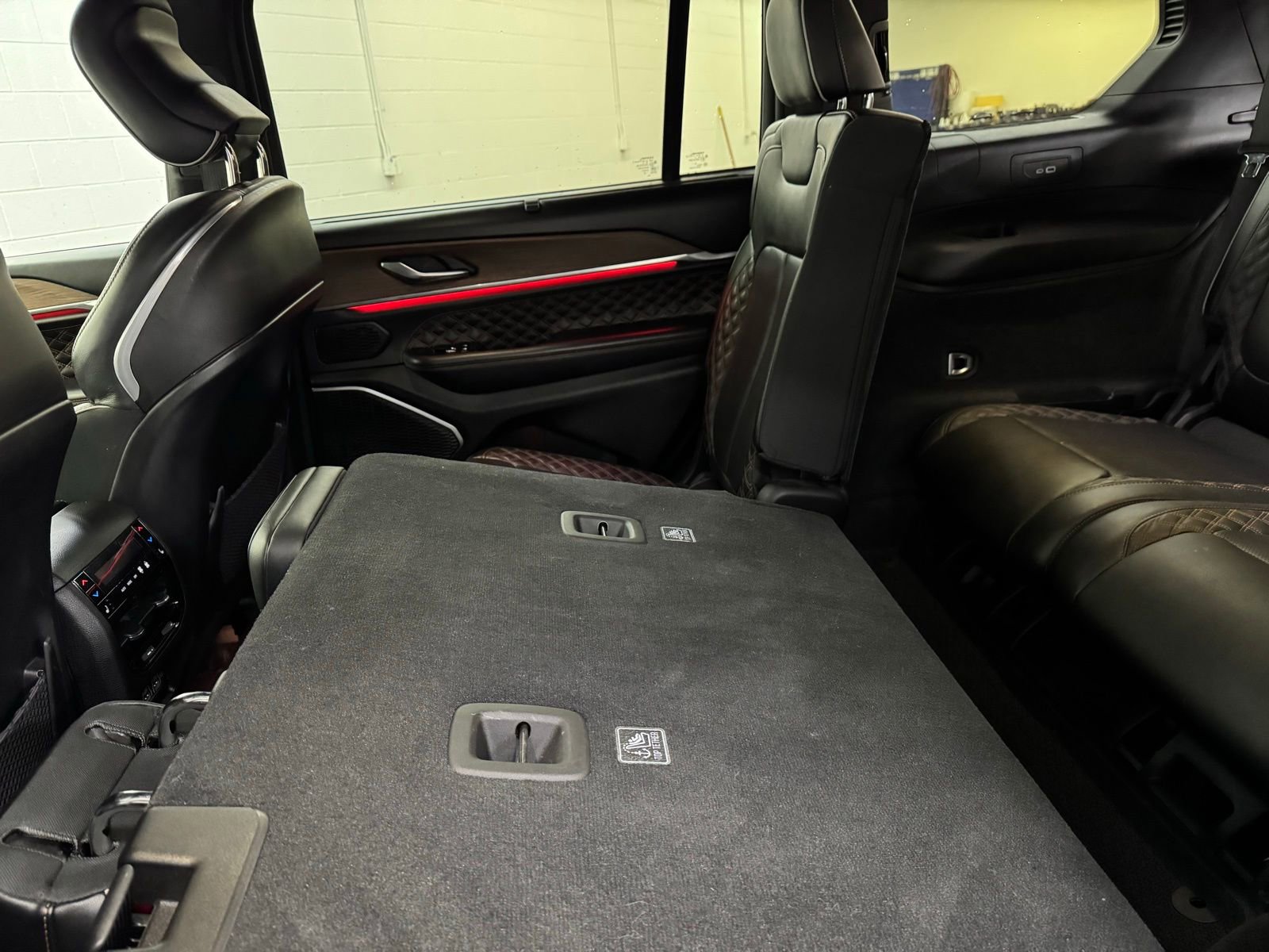 Used 2023 Jeep Grand Cherokee L Summit w/ Advanced Protech Group IV image 35