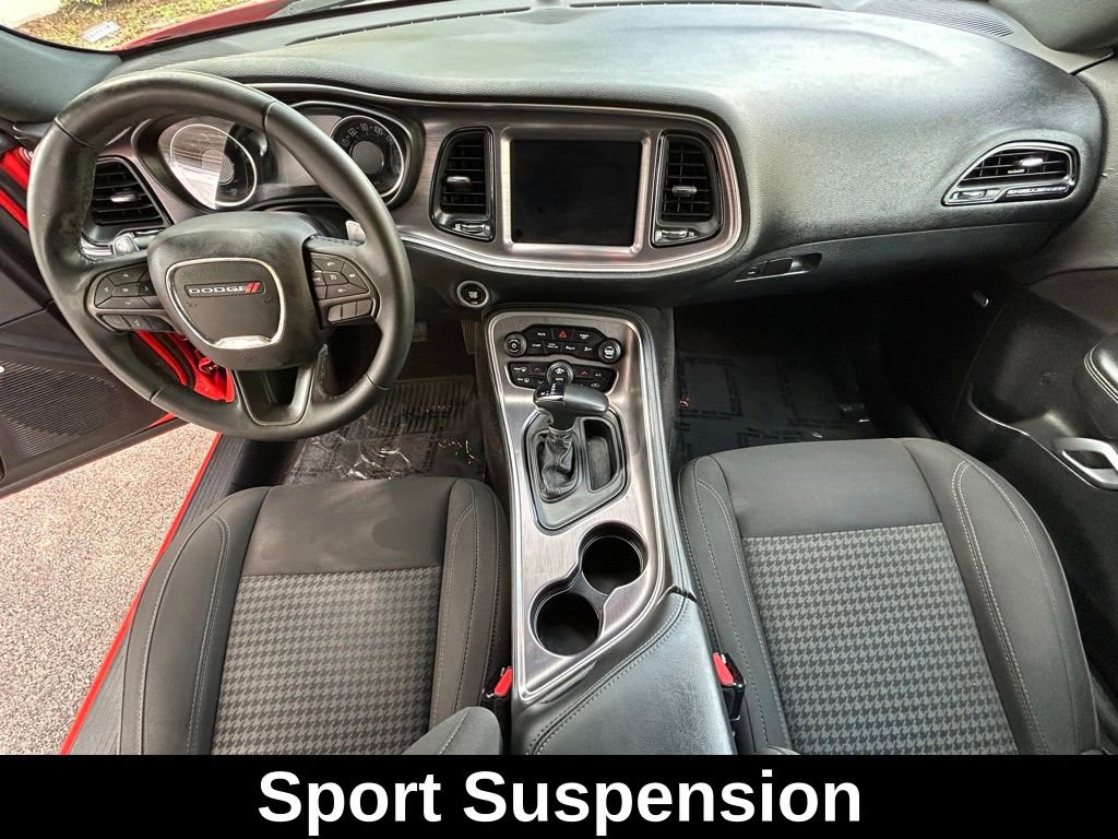 Used 2018 Dodge Challenger SXT w/ Driver Convenience Group RWD image 10