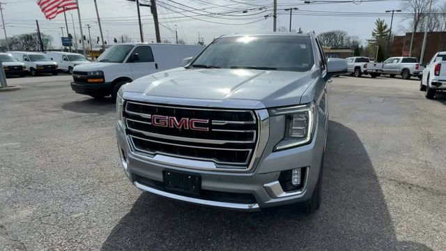 Used 2024 GMC Yukon SLT w/ SLT Premium Package image 5