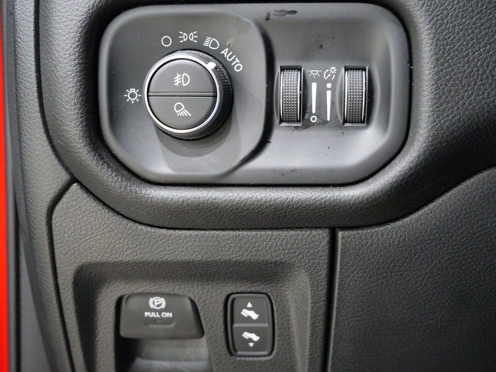 Used 2024 RAM 1500 Laramie image 13