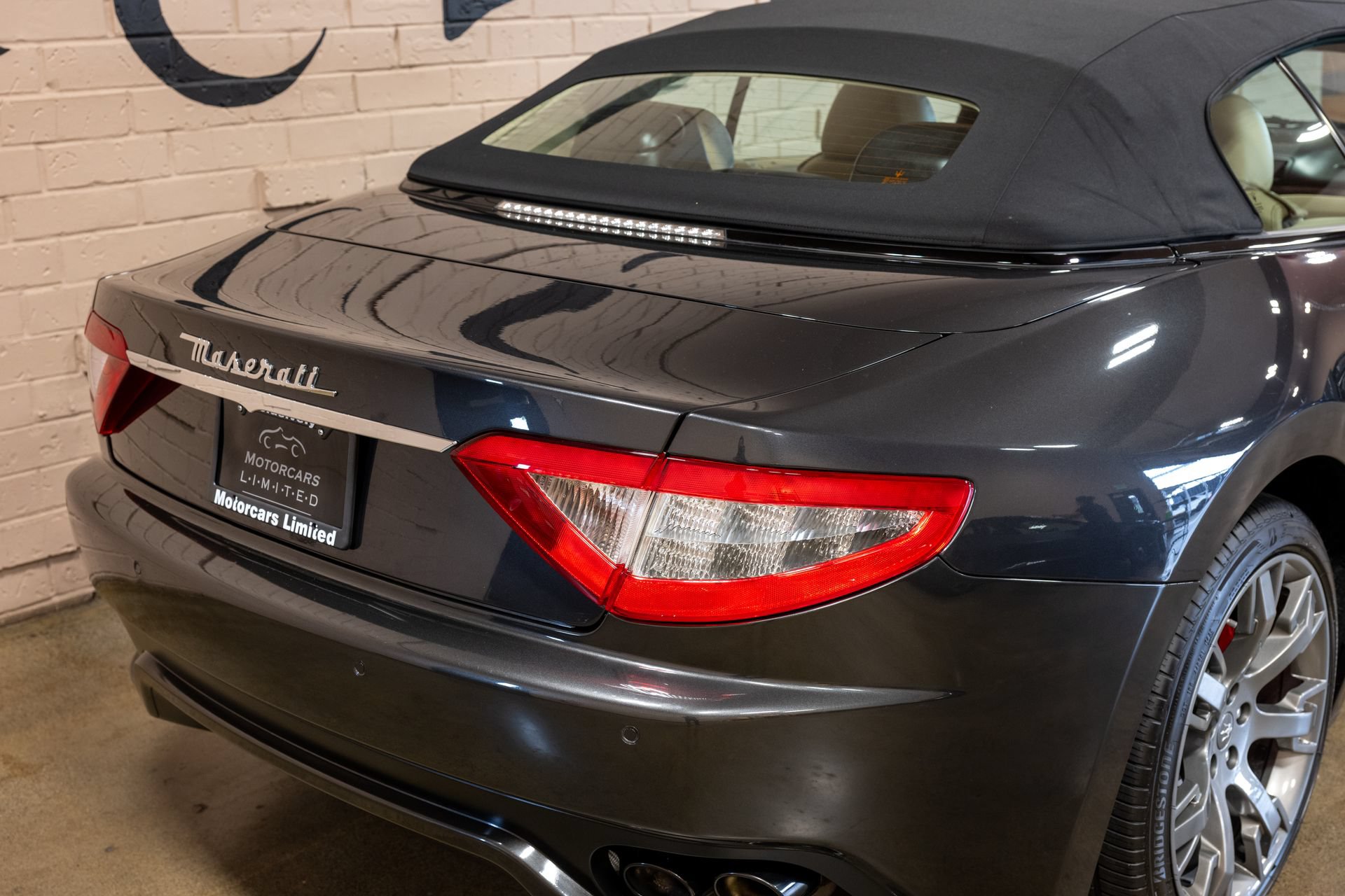 Used 2014 Maserati GranTurismo Convertible RWD image 22