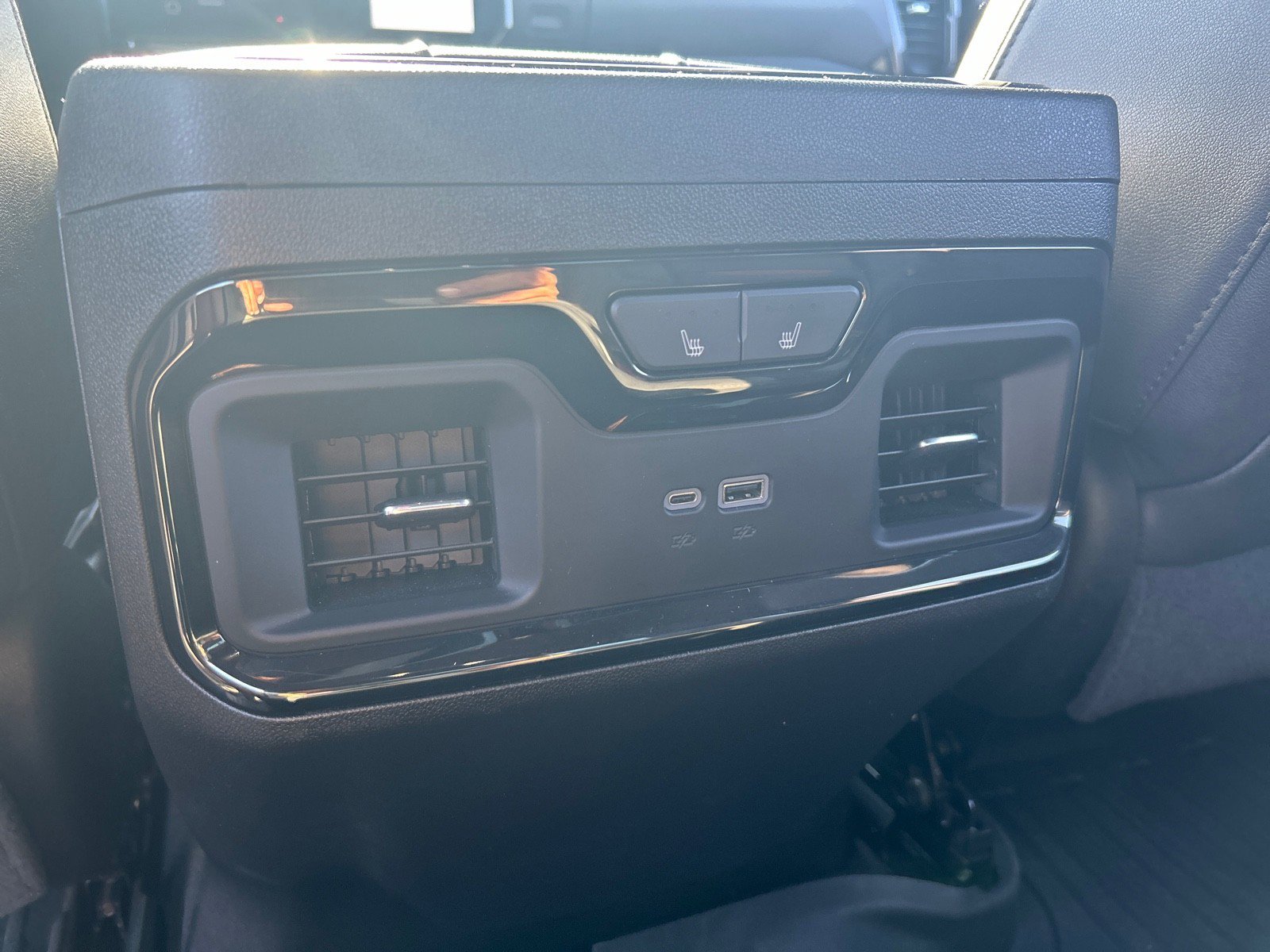 Used 2024 GMC Sierra 2500 AT4 w/ AT4 Premium Plus Package AWD/4WD image 15