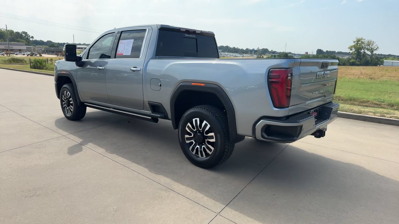 Used 2024 GMC Sierra 2500 Denali Ultimate AWD/4WD image 6