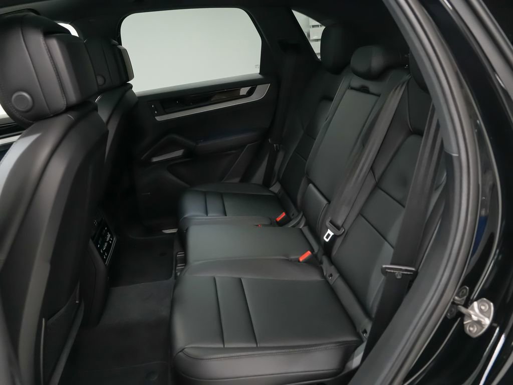 New 2026 Porsche Cayenne image 18