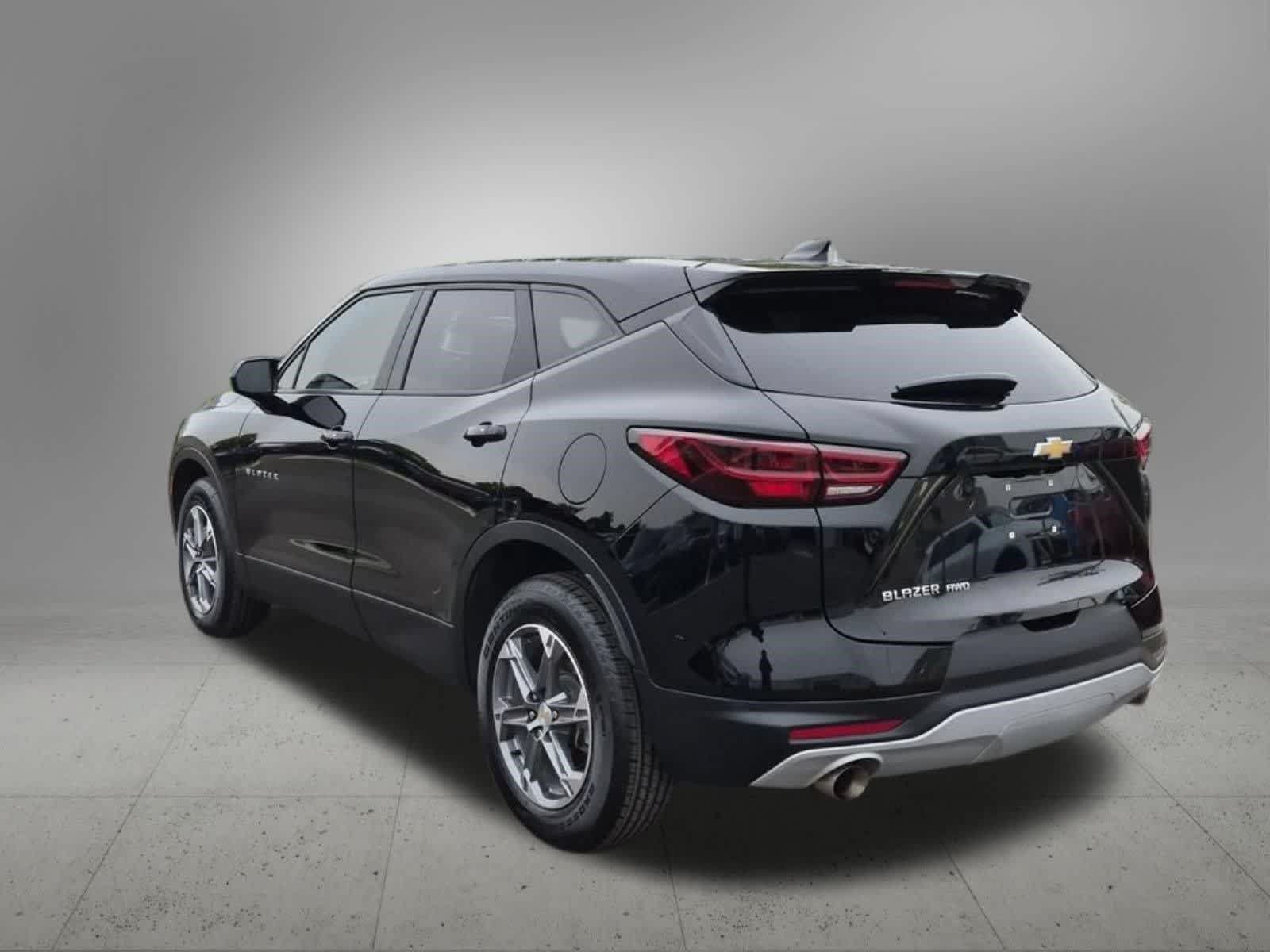 Used 2023 Chevrolet Blazer LT AWD/4WD image 4