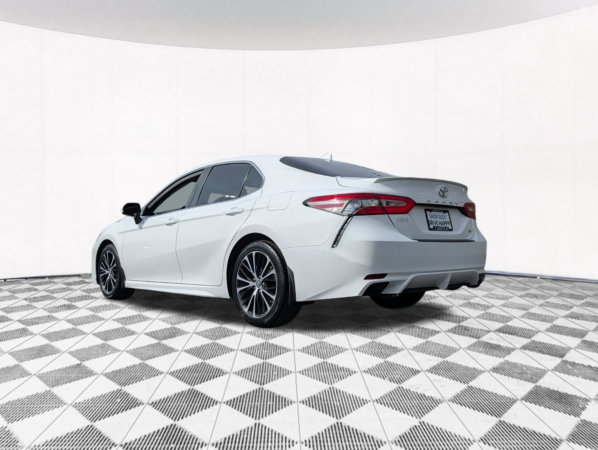 Used 2019 Toyota Camry SE image 11