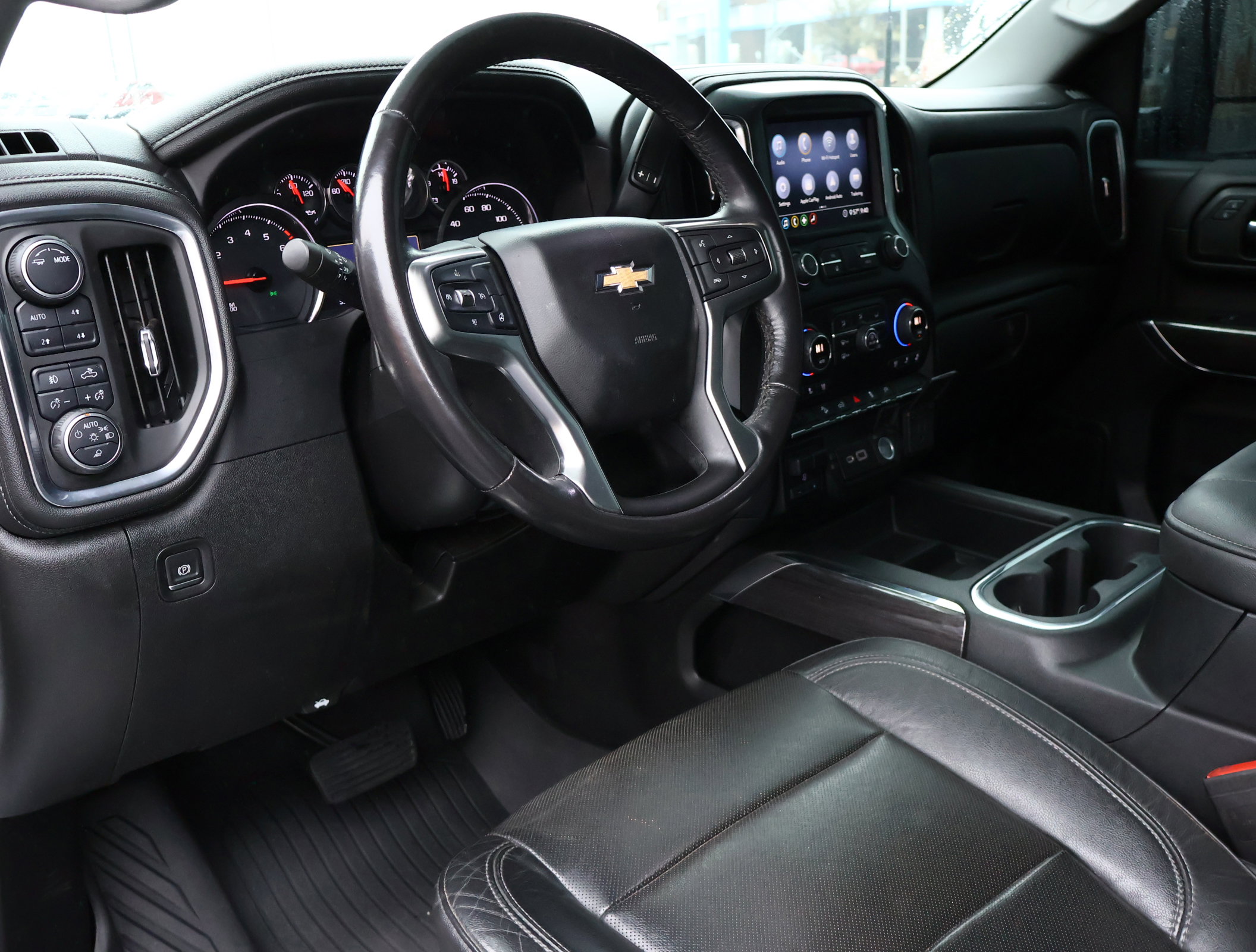 Used 2020 Chevrolet Silverado 3500 LTZ image 2