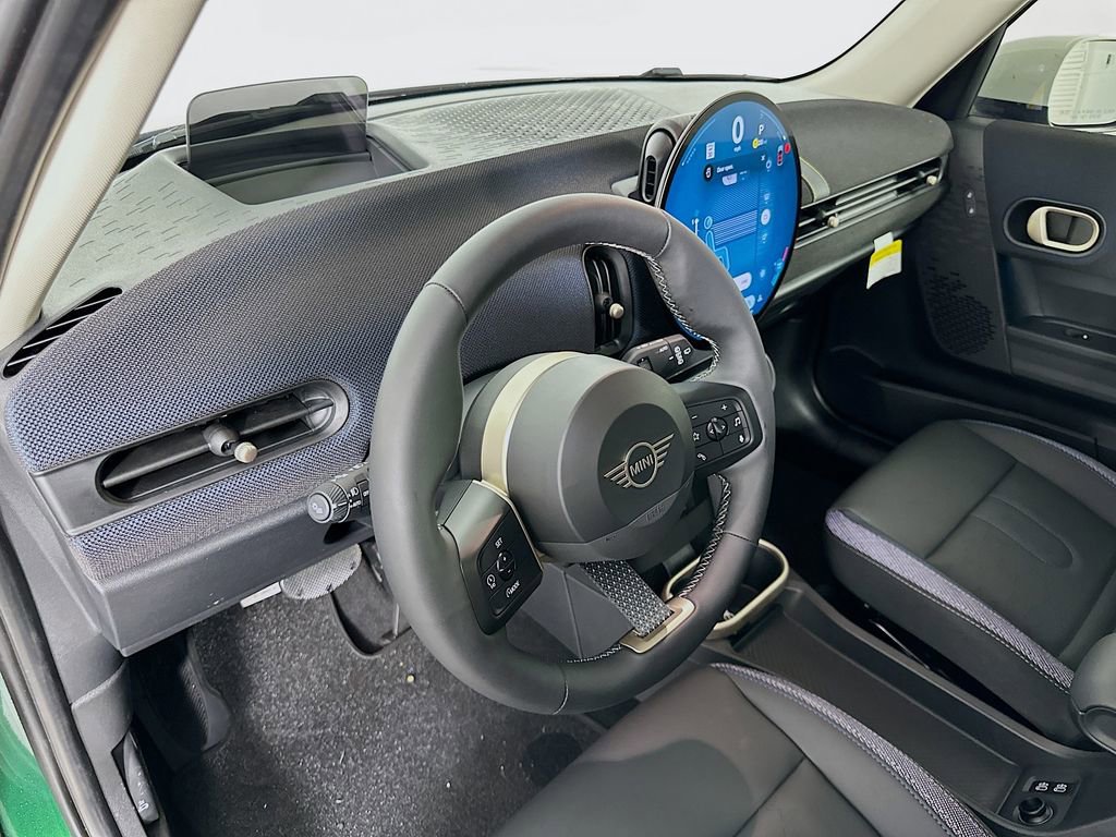 Certified 2025 MINI Cooper 4-Door Hardtop image 9