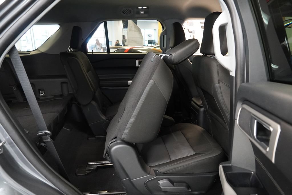 Used 2023 Ford Explorer XLT AWD/4WD image 31
