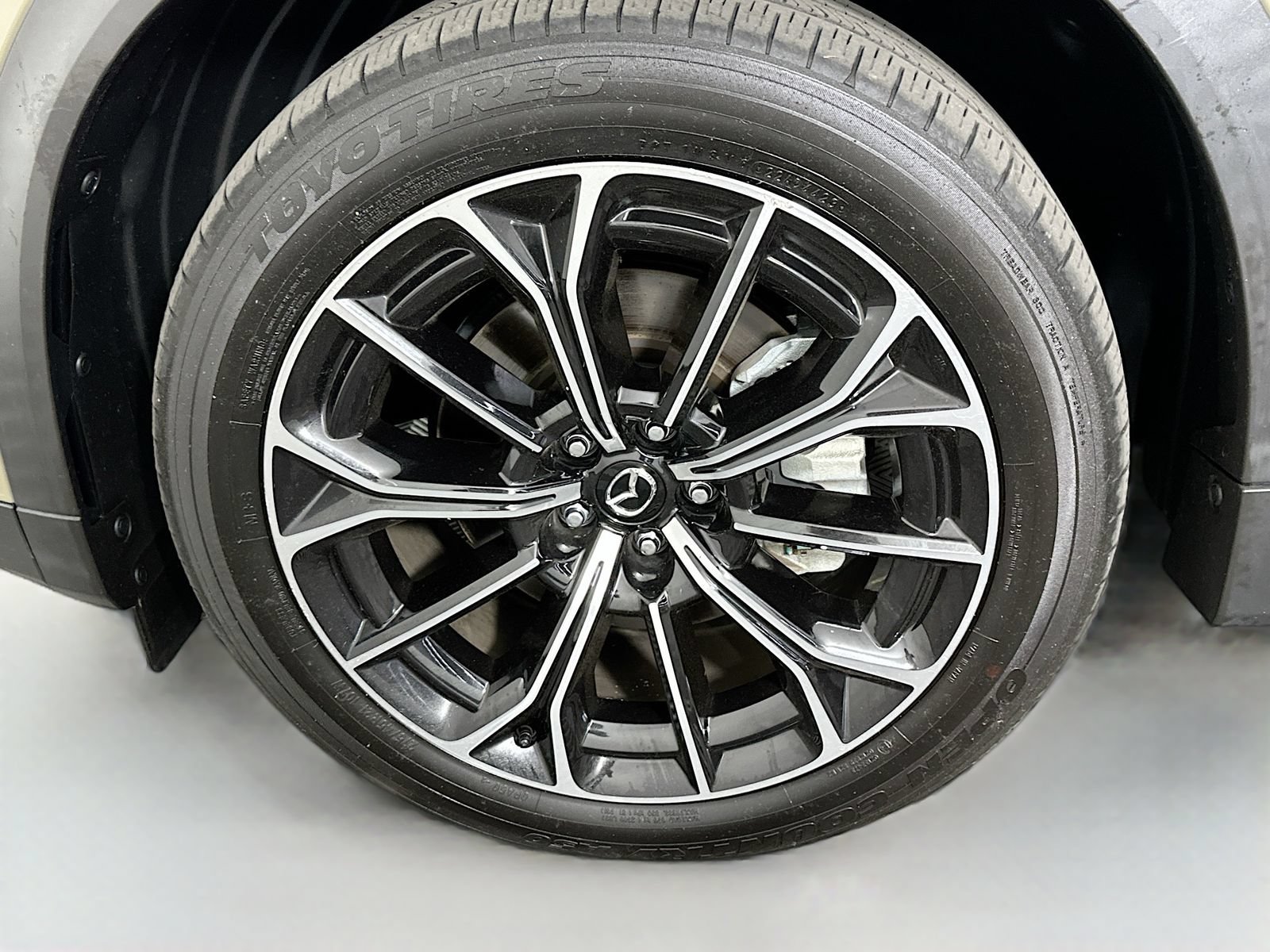 Certified 2025 MAZDA CX-70 Plug-In Hybrid w/ Premium Pkg AWD/4WD image 33