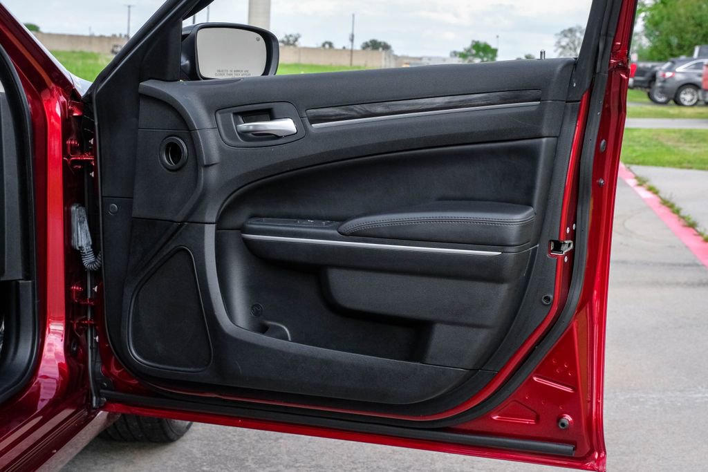 Used 2019 Chrysler 300 Touring w/ Sport Appearance Package image 47