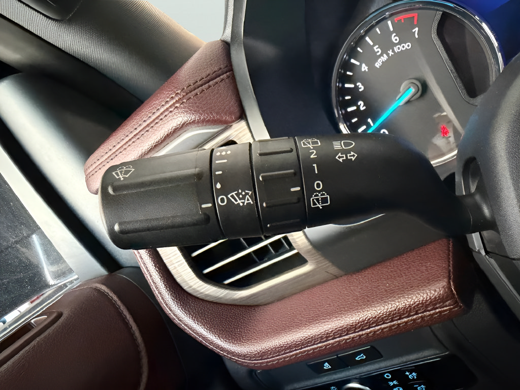 Used 2023 Ford Expedition Limited RWD image 16
