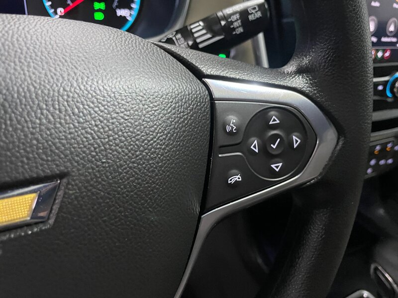 Used 2022 Chevrolet Traverse LS FWD image 12