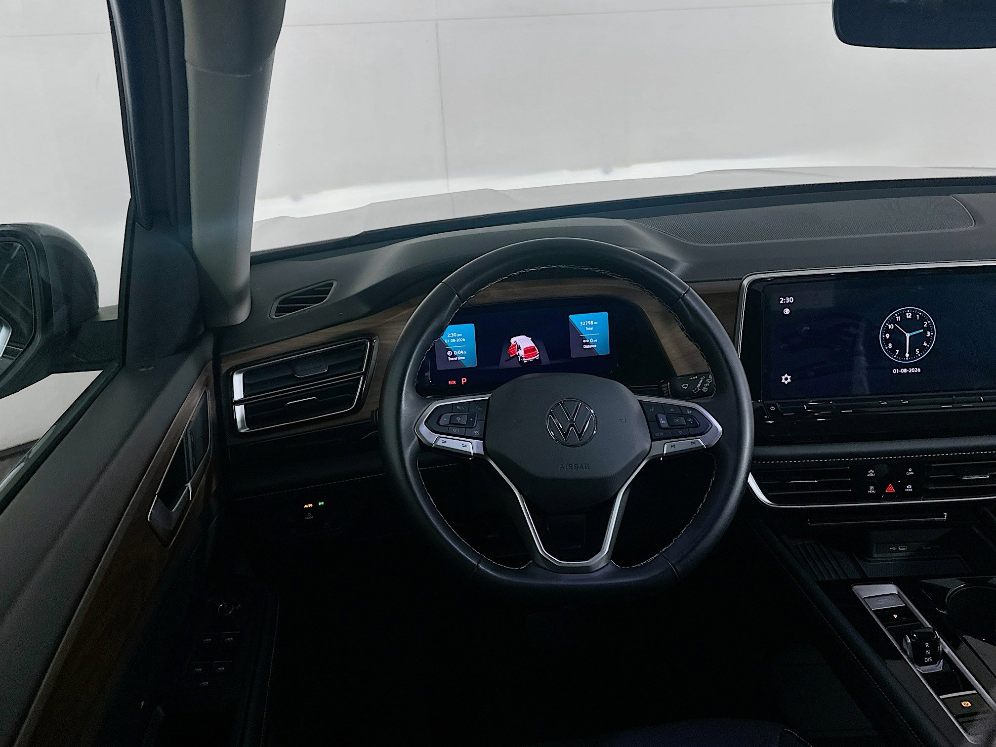 Used 2025 Volkswagen Atlas SE image 17