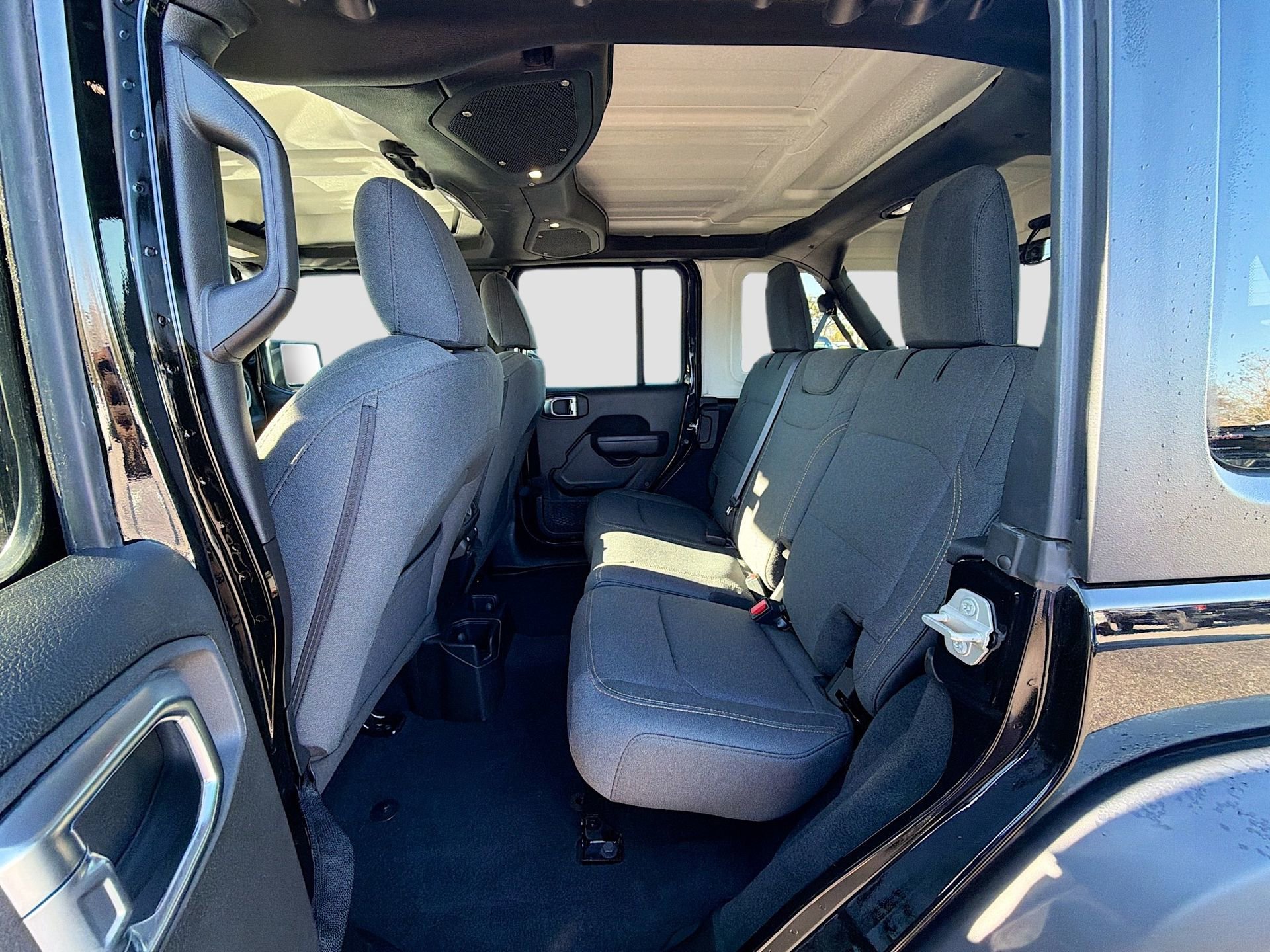 Used 2024 Jeep Wrangler Sport S image 21