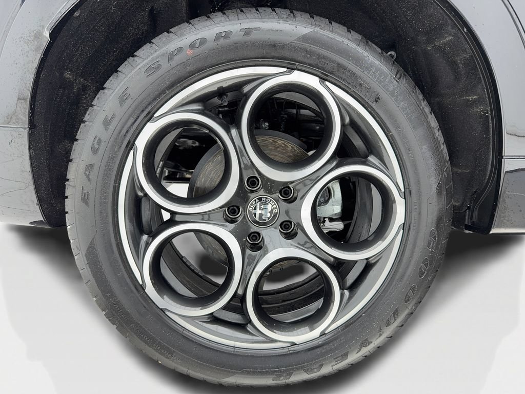 New 2025 Alfa Romeo Tonale w/ Premium Package AWD/4WD image 47