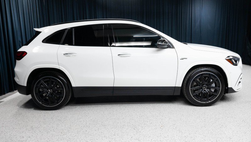 New 2026 Mercedes-Benz GLA 35 AMG 4MATIC image 4