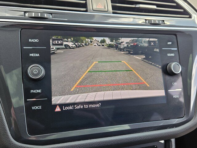Used 2024 Volkswagen Tiguan SE R-Line FWD image 19