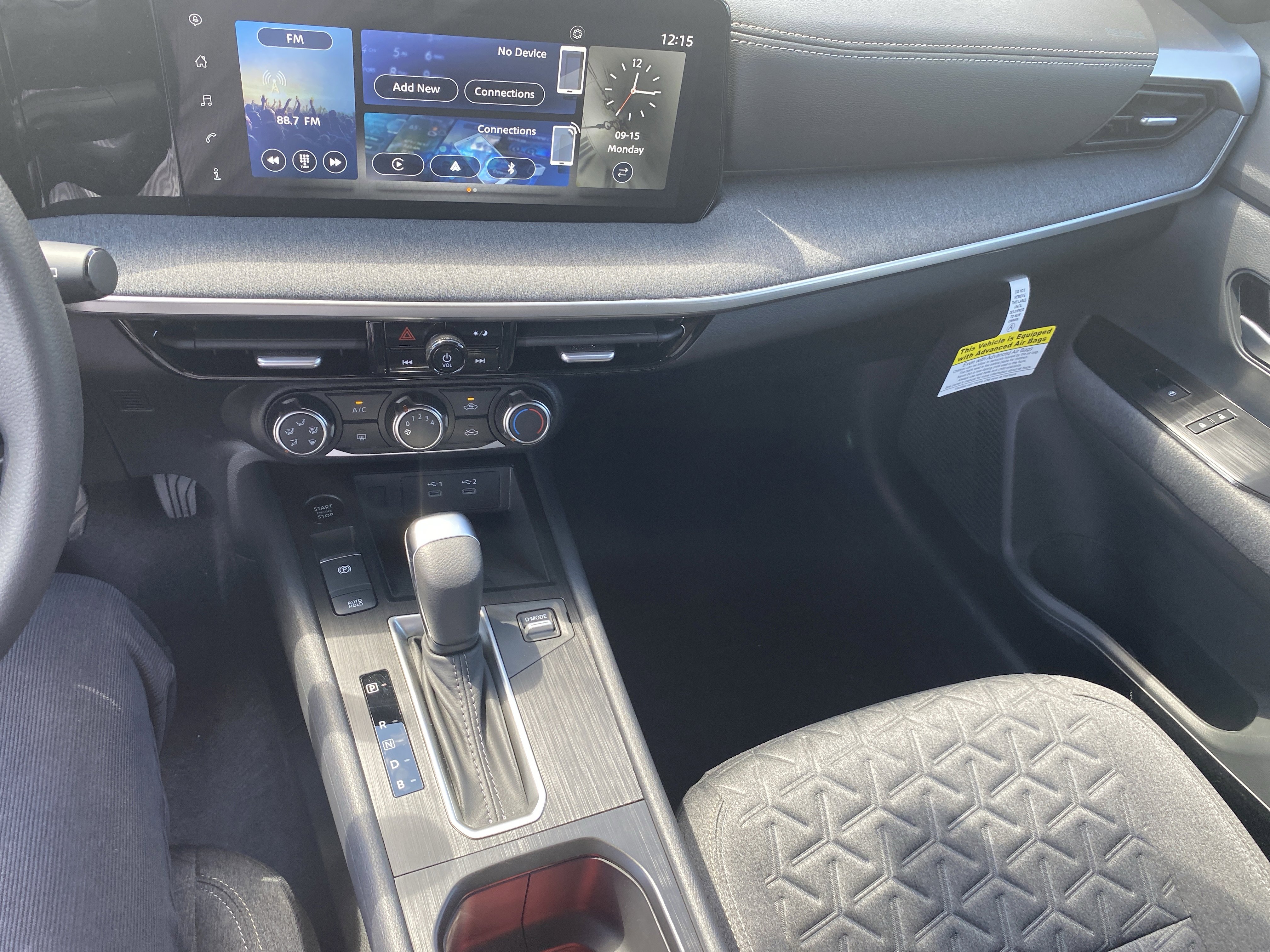 New 2025 Nissan Kicks SV w/ Illumination Package image 17