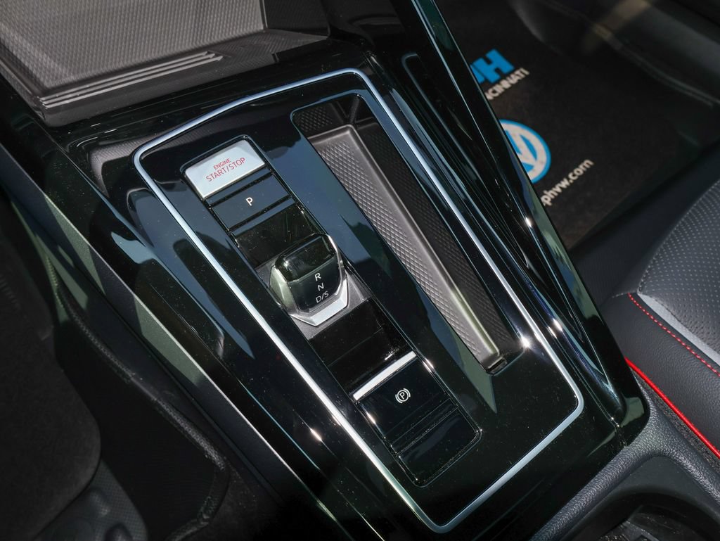 Certified 2025 Volkswagen GTI Autobahn FWD image 28