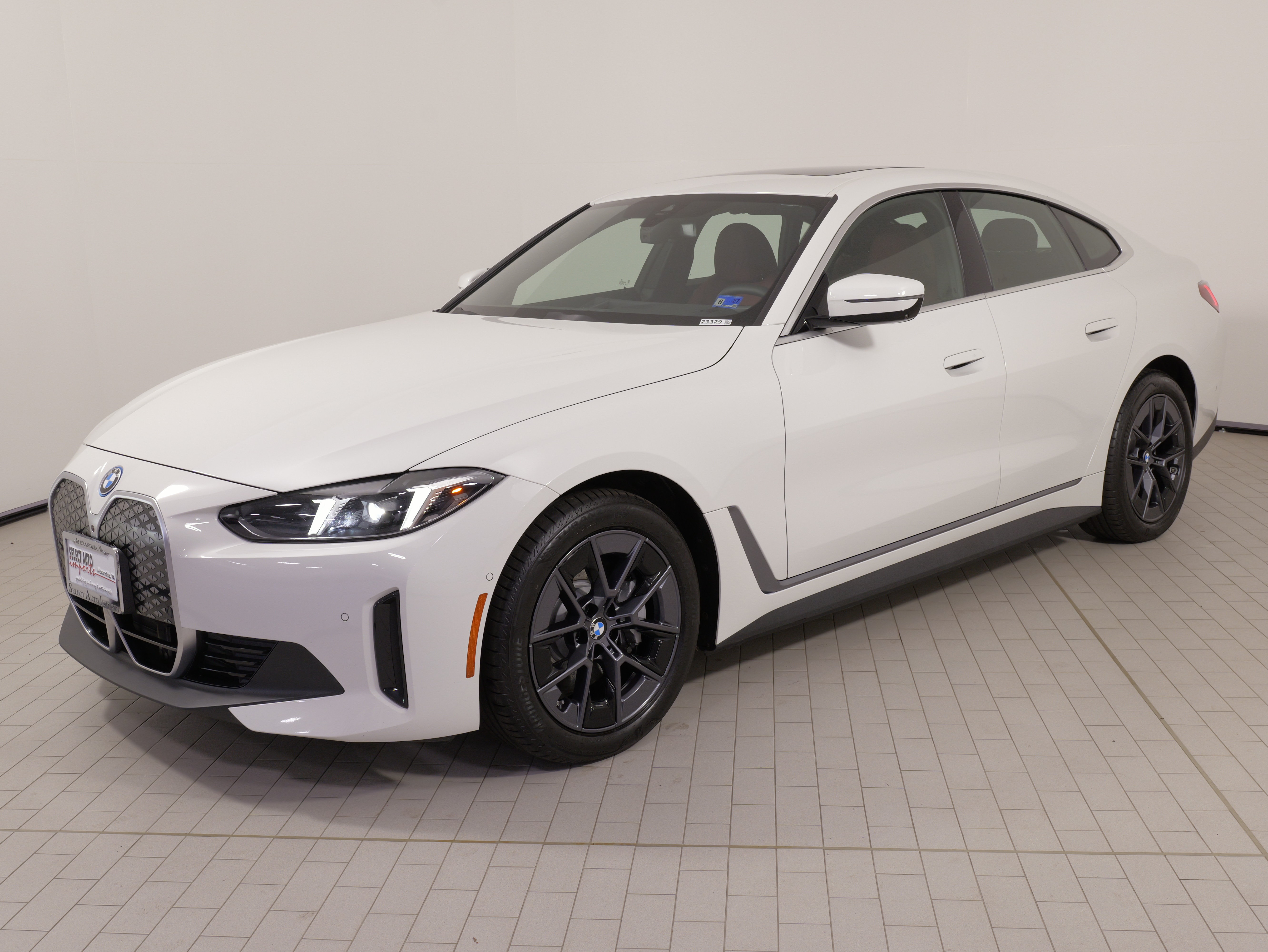 Used 2025 BMW i4 xDrive40i w/ Premium Package AWD/4WD image 3