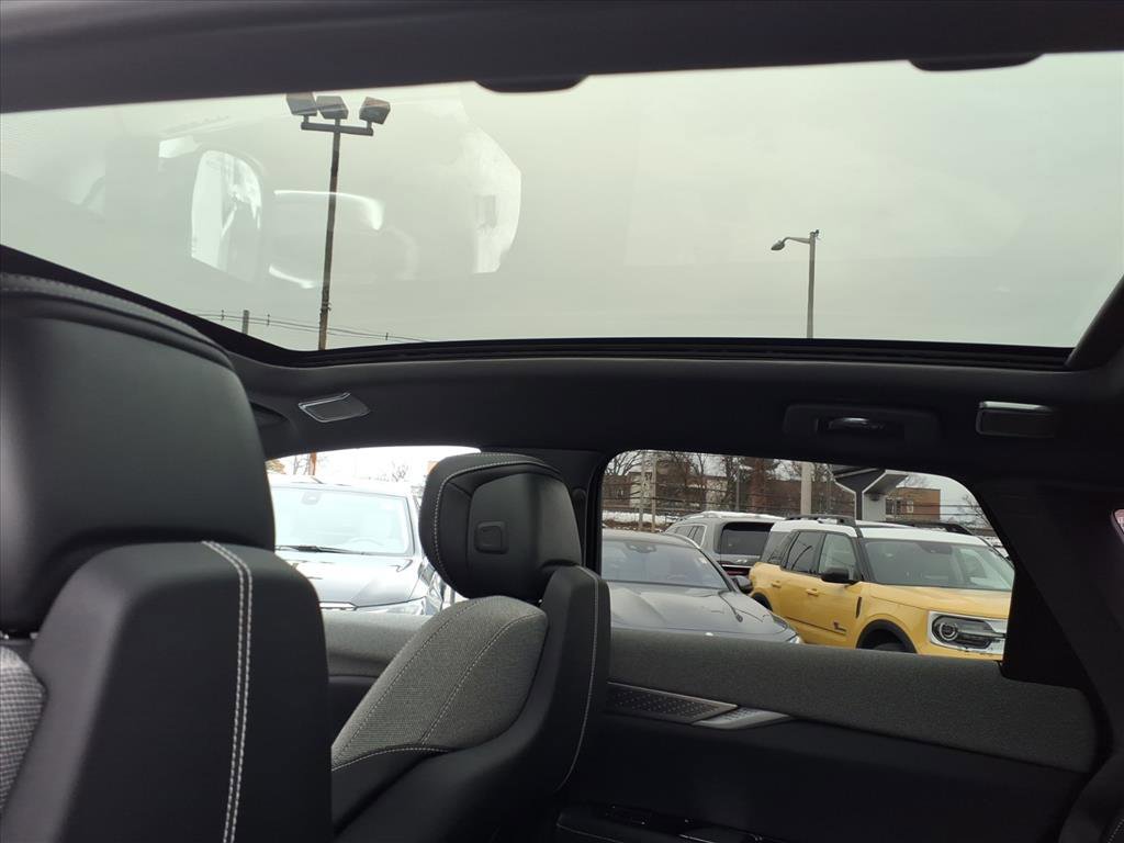 Certified 2025 Cadillac Optiq Luxury 1 w/ LPO, Floor Liner Package image 17