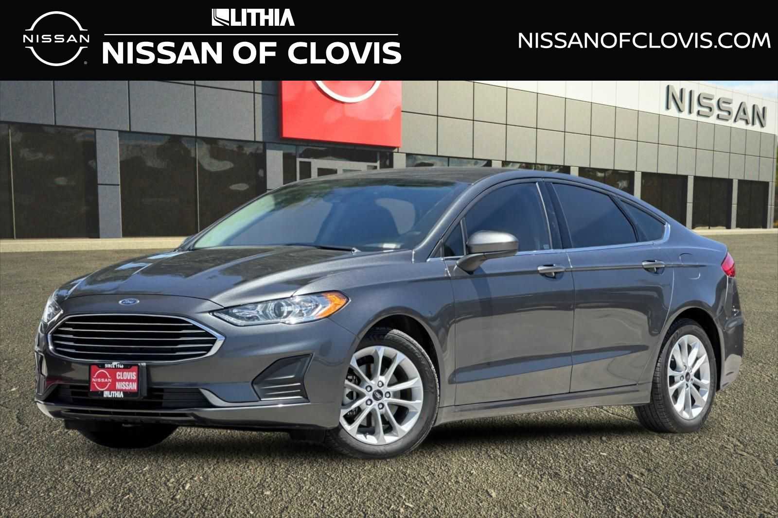 Used 2020 Ford Fusion SE FWD image 1