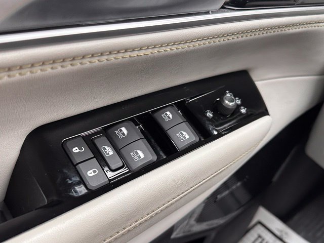 Used 2025 Jeep Wagoneer Series III w/ Premium Group I AWD/4WD image 19