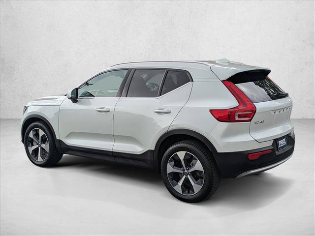 Used 2025 Volvo XC40 B5 Plus AWD/4WD image 8