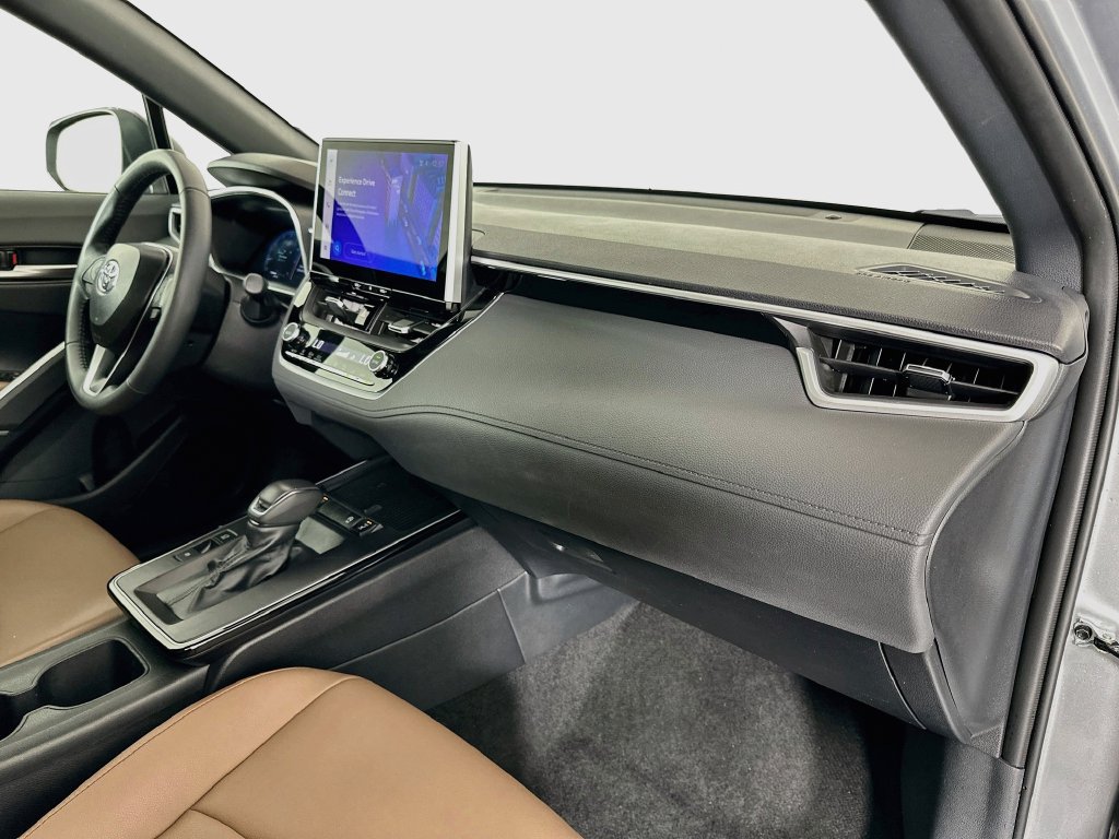 Certified 2026 Toyota Corolla Cross XLE FWD image 28